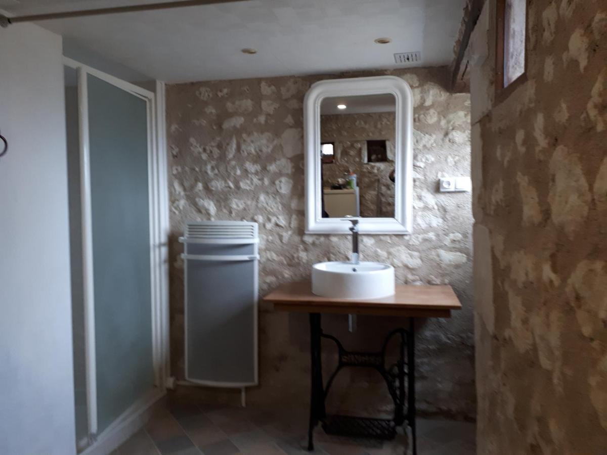 Bed and Breakfast Les Quatre Saisons Antogny-le-Tillac Exterior foto