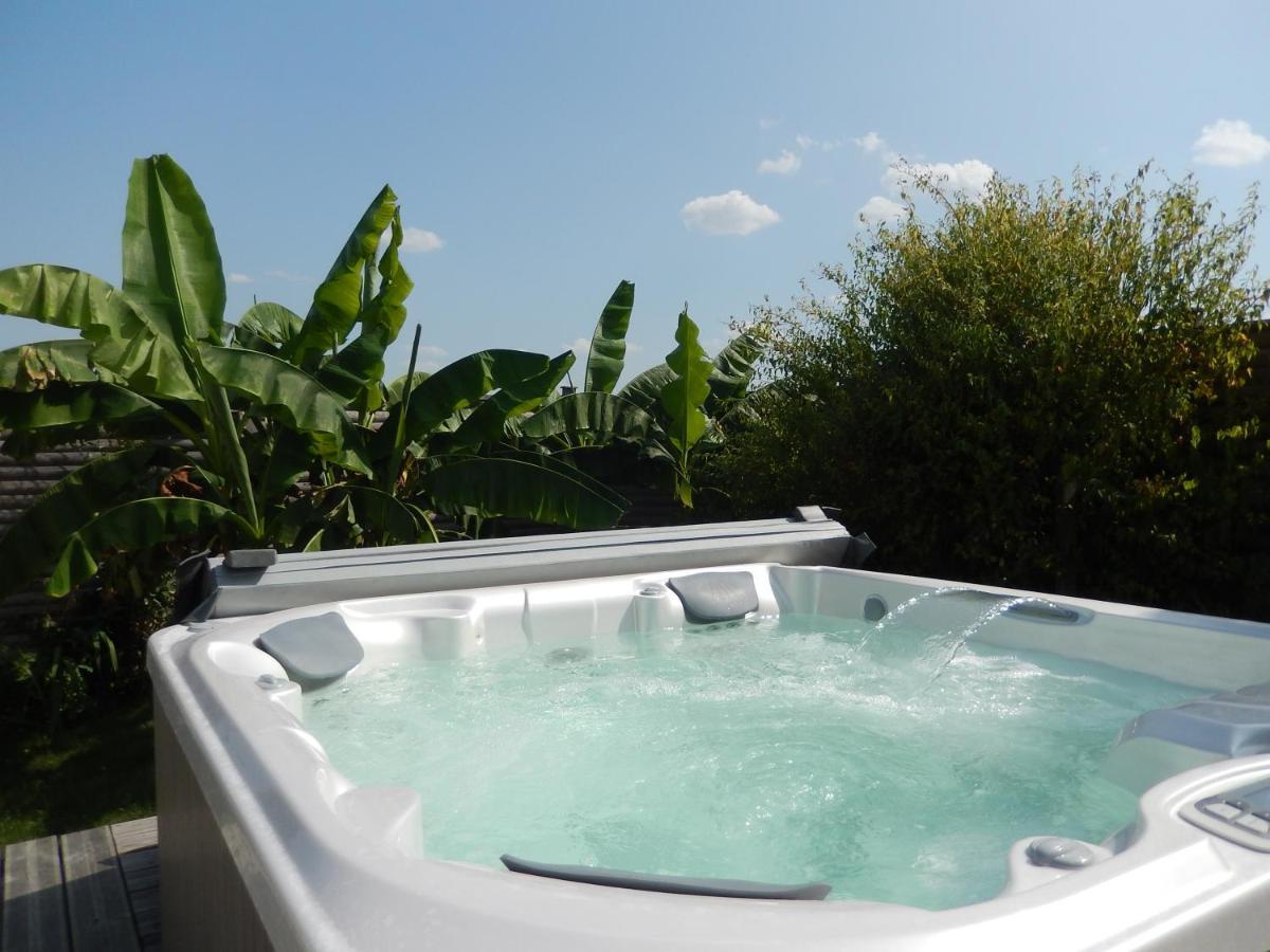Bed and Breakfast Les Quatre Saisons Antogny-le-Tillac Exterior foto