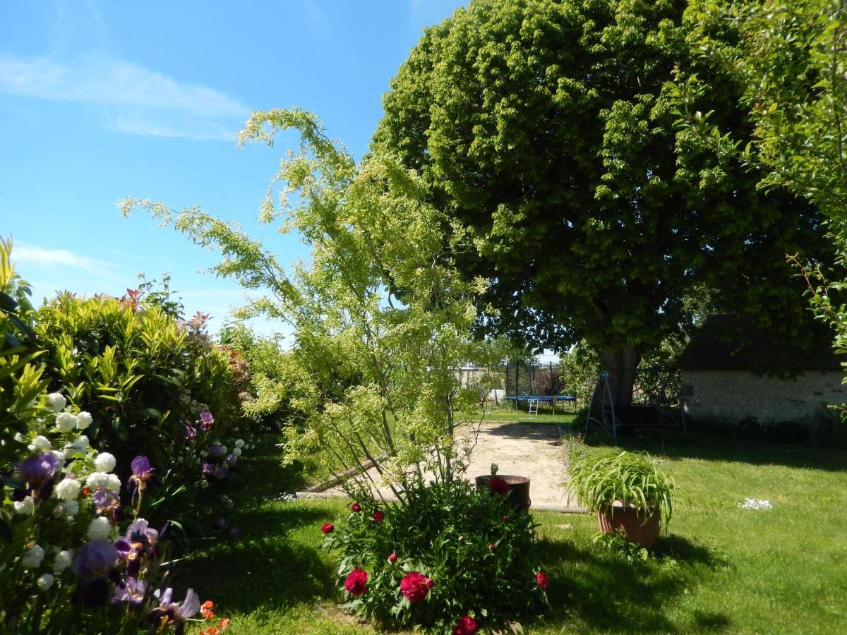 Bed and Breakfast Les Quatre Saisons Antogny-le-Tillac Exterior foto